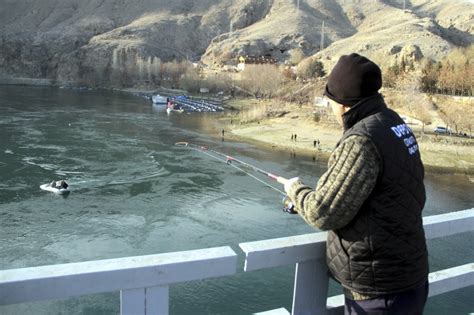 Eastern dam creates its own Galata Bridge fishermen's oasis | Daily Sabah