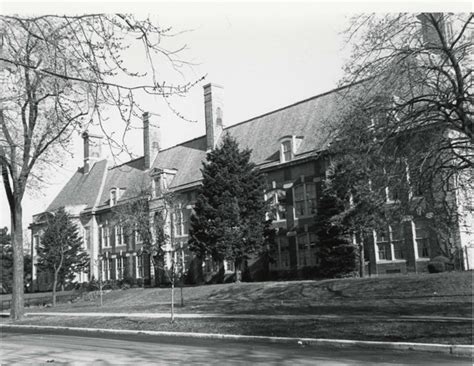 Historical Architecture of Grosse Pointe – Père Gabriel Richard Elementary School