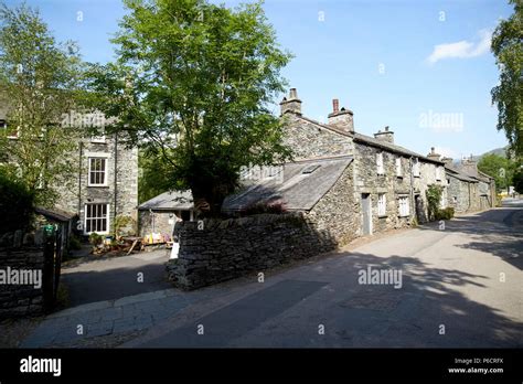 Lake district stone cottage hi-res stock photography and images - Alamy