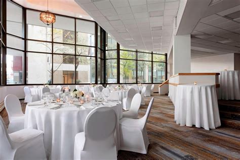 Wedding Reception Venues | Des Moines Marriott Downtown