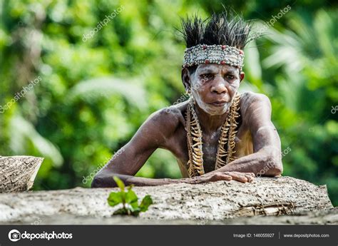 Papuan woman from Asmat tribe – Stock Editorial Photo © SURZet #146055927