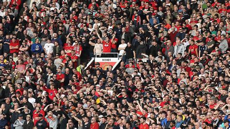 Old Trafford crowd became United's fourth substitution. | Manchester United