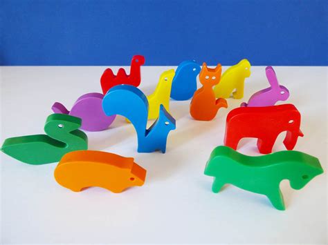 Vintage plastic animal puzzle