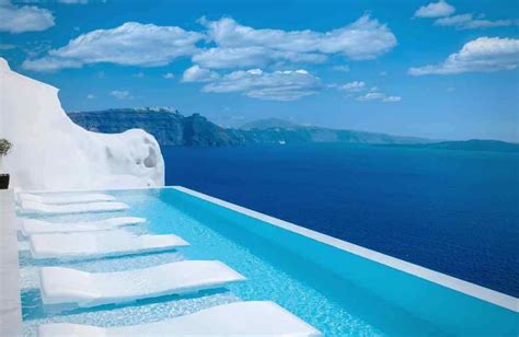 Gorgeous Infinity Pool Hotels in Santorini, Greece