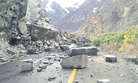 Clearance efforts afoot as landslides block Gilgit-Baltistan roads - Pakistan - DAWN.COM