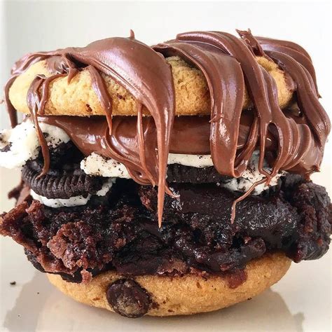 A Cookie Burger 😍🍪 with Brownies, Oreo & Nutella. Tag your ️ friends. By 🌟 @madebyablonde | Food ...