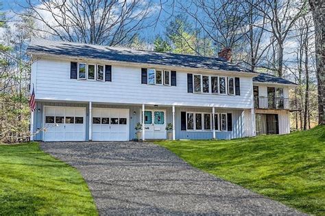 Bedford, NH Real Estate - Bedford Homes for Sale | realtor.com®