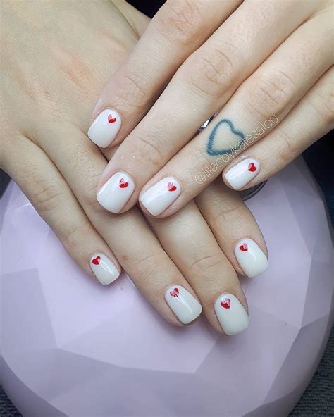 [UPDATED] 45+ Pretty Heart Nails You're Sure to "Love"