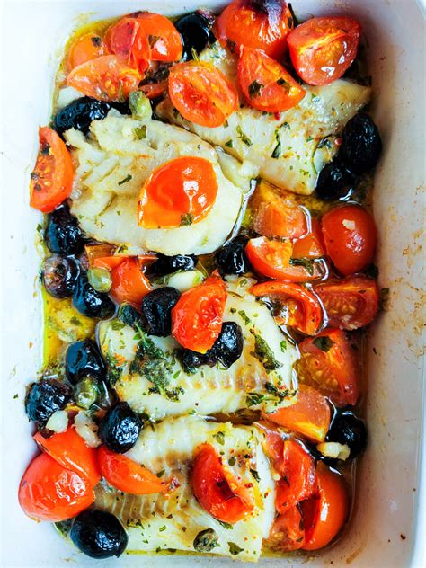 Mediterranean-style cod fillets with olives and capers - SugarLoveSpices