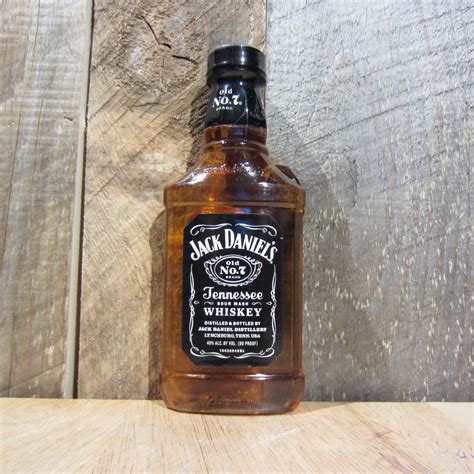 Jack Daniels Old No. 7 Whiskey 200ml (Half Pint) - Oak and Barrel