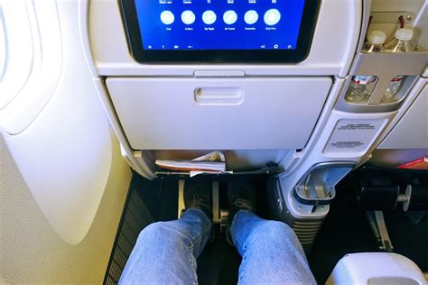 Review: Air France (777-300ER) Premium Economy From N to Paris