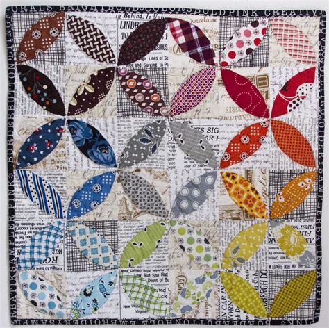 A mini finish | Miniature quilts, Quilts, Applique quilts