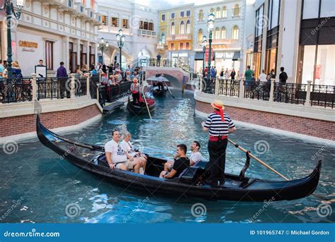 Gondola at the Venetian Resort Editorial Photography - Image of street, tourist: 101965747