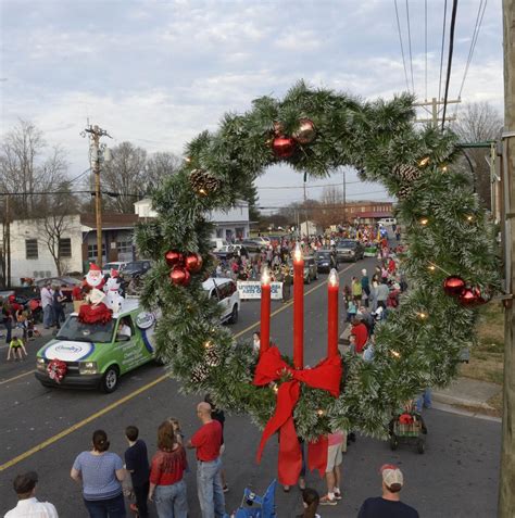 Happy holidays in Lewisville | Local News | journalnow.com