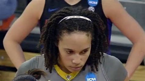 Video: Brittney Griner dunks in NCAA tournament game vs. Florida ...