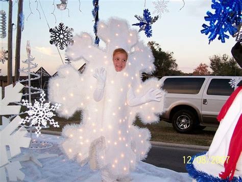 Snowflake/Snowman Christmas Float | Parade Floats | Pinterest | Christmas costumes diy ...