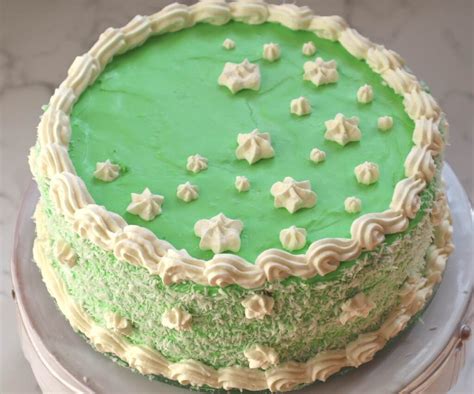 Soft and Fluffy Pandan Cake Recipe - Eat Dessert First