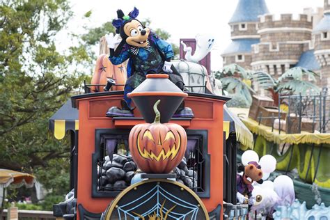 Tokyo Disney Resort Announces Watered-Down 'Disney Halloween 2022 ...