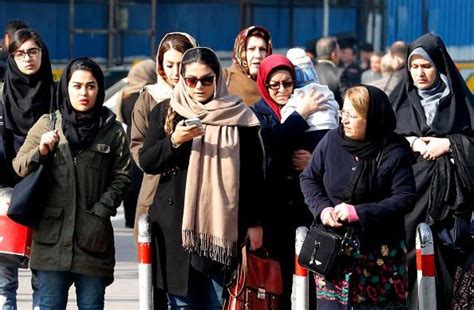 Iran: Release Anti-Compulsory Hijab Activists | Human Rights Watch