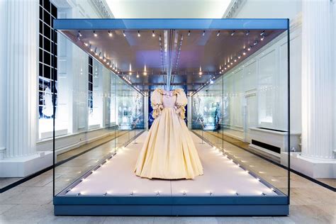 Princess Diana's Wedding Dress Is On Display At Kensington Palace: Photos