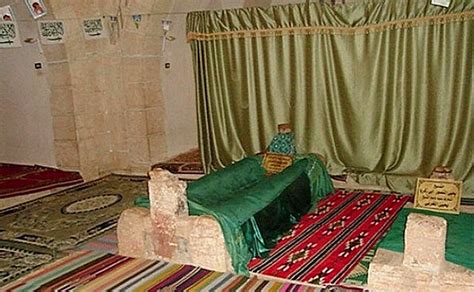 Tomb of Umar bin Abdul Aziz (رحمه الله) - IslamicLandmarks.com