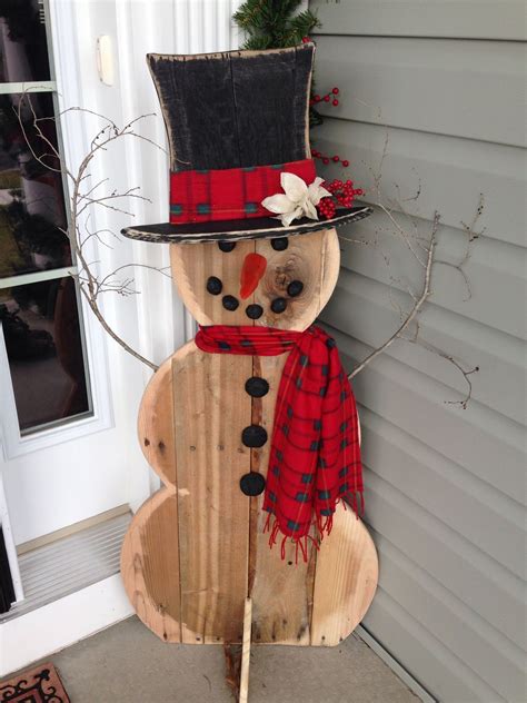 Wooden christmas crafts, Christmas wood crafts, Wooden christmas decorations