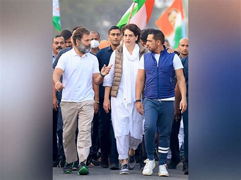 Priyanka, husband Robert Vadra join Rahul's Bharat Jodo Yatra ...