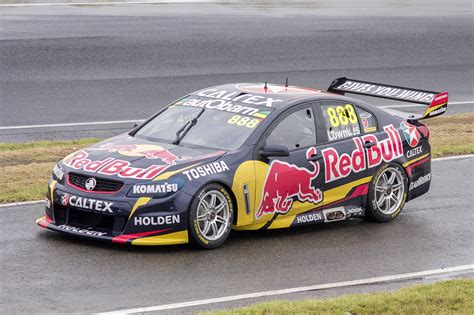 File:Craig Lowndes in Red Bull Racing Australia car 888, departing pitlane during the V8 ...