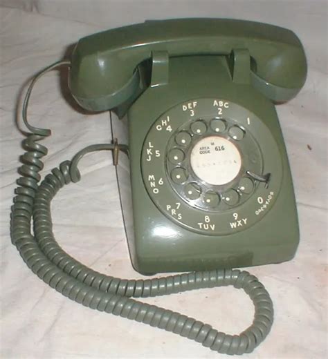 ANTIQUE BELL SYSTEMS Rotary Dial Desk Phone Telephone Olive Green 500DM ...