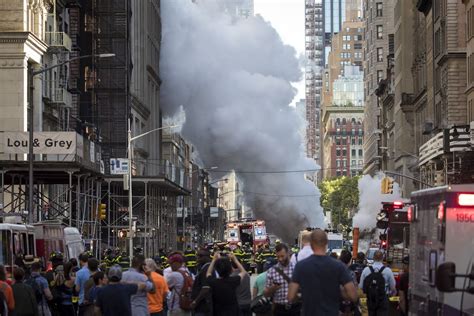 Restaurants Near the Steam Pipe Explosion Are Losing Tens of Thousands of Dollars - Eater NY