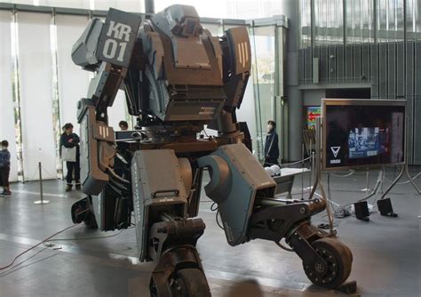 $1,000,000 can buy you the world's first Japanese mech battle suit ...