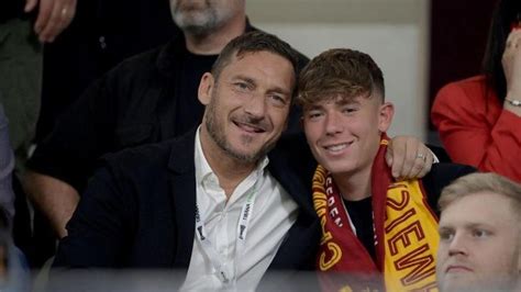 Il figlio di Totti al Frosinone. Lo allenerà l’ex laziale Gregucci. Il presidente del club ...