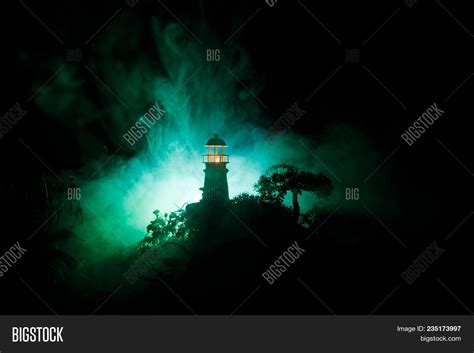 Lighthouse Light Beam Image & Photo (Free Trial) | Bigstock