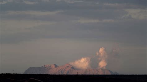 New Zealand volcano eruption leaves at least five dead: Live updates - CNN