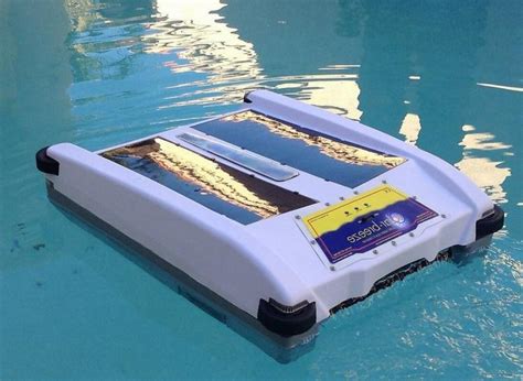 Solar Breeze Solar Powered Robotic Pool Skimmer