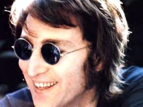 John Lennon Glasses: Classy among the Vintage Series | Fashion Tips