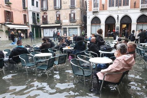 Venice floods: Historical myths may attract the aid city needs