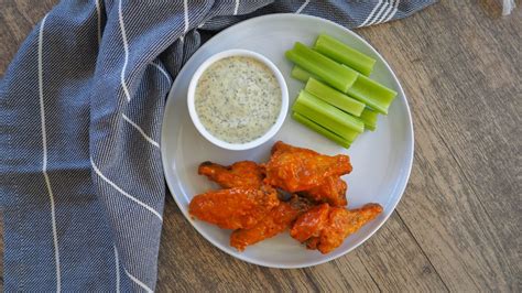 24 Copycat Buffalo Wild Wings Recipes - Six Sisters' Stuff