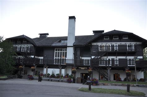 Lake McDonald Lodge in Glacier National Park | Lake mcdonald lodge ...