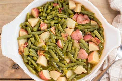 Pressure Cooker Green Beans - Southern Style - The Foodie Eats