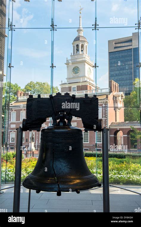 Liberty Bell and Independence Hall in Independence National Historical ...