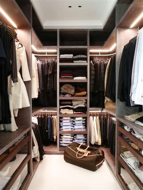 5 Small Walk-In Closet Organization Tips And 40 Ideas - DigsDigs