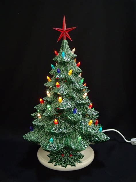 40 Old Fashioned Christmas Tree Decorations Ideas - Decoration Love