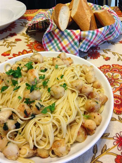 Bay scallops with pasta.. | Scallop recipes healthy, Scallop recipes pasta, Seafood dinner