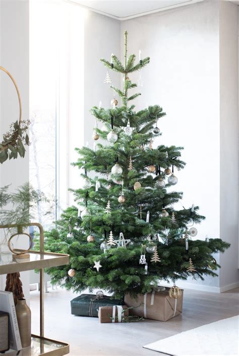 5 Secrets to Oh-So-Chic Scandinavian Christmas Decor | Kathy Kuo Blog | Kathy Kuo Home