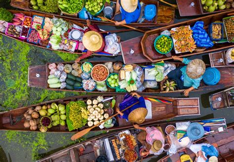 A Guide to Discovering Bangkok Floating Market | CuddlyNest