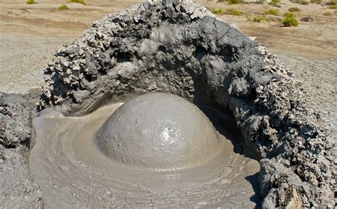 Ministry: One of world's largest mud volcanoes erupted in Garadagh, Azerbaijan | Report.az