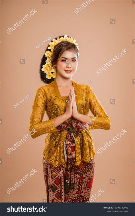 92,491 Indonesian Traditional Clothes Images, Stock Photos & Vectors ...