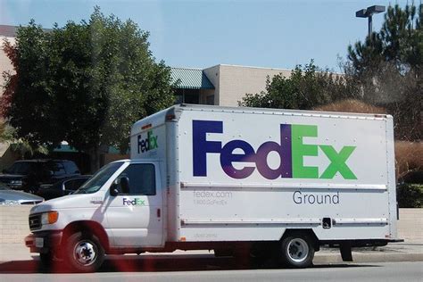 FEDEX GROUND DELIVERY - FORD BOX TRUCK - a photo on Flickriver | Ford ...