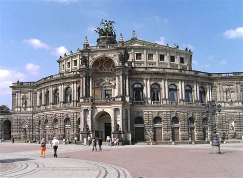 Semperoper Dresden | Architectuul